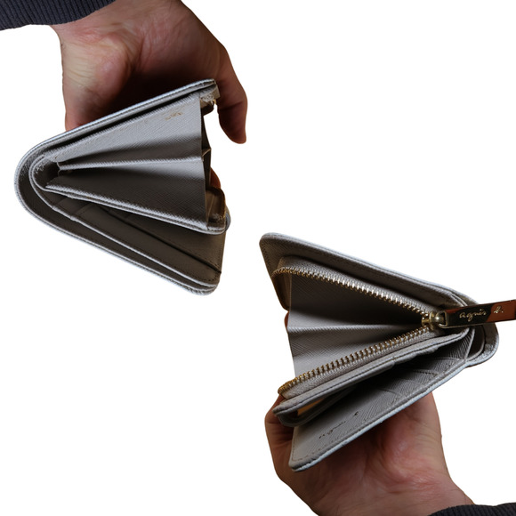 agnès b. White Bi-Fold Wallet – Saffiano Leather, Gray Lining, Minimalist French - Picture 6 of 9